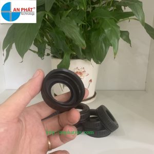 Núm cao su thị kính máy toàn đạc