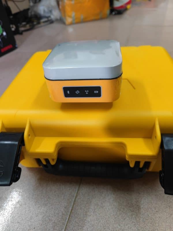 Máy định vị GNSS RTK M68P